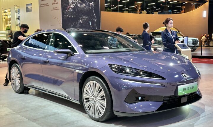 Denza Z9 (2025–2026) nuotrauka