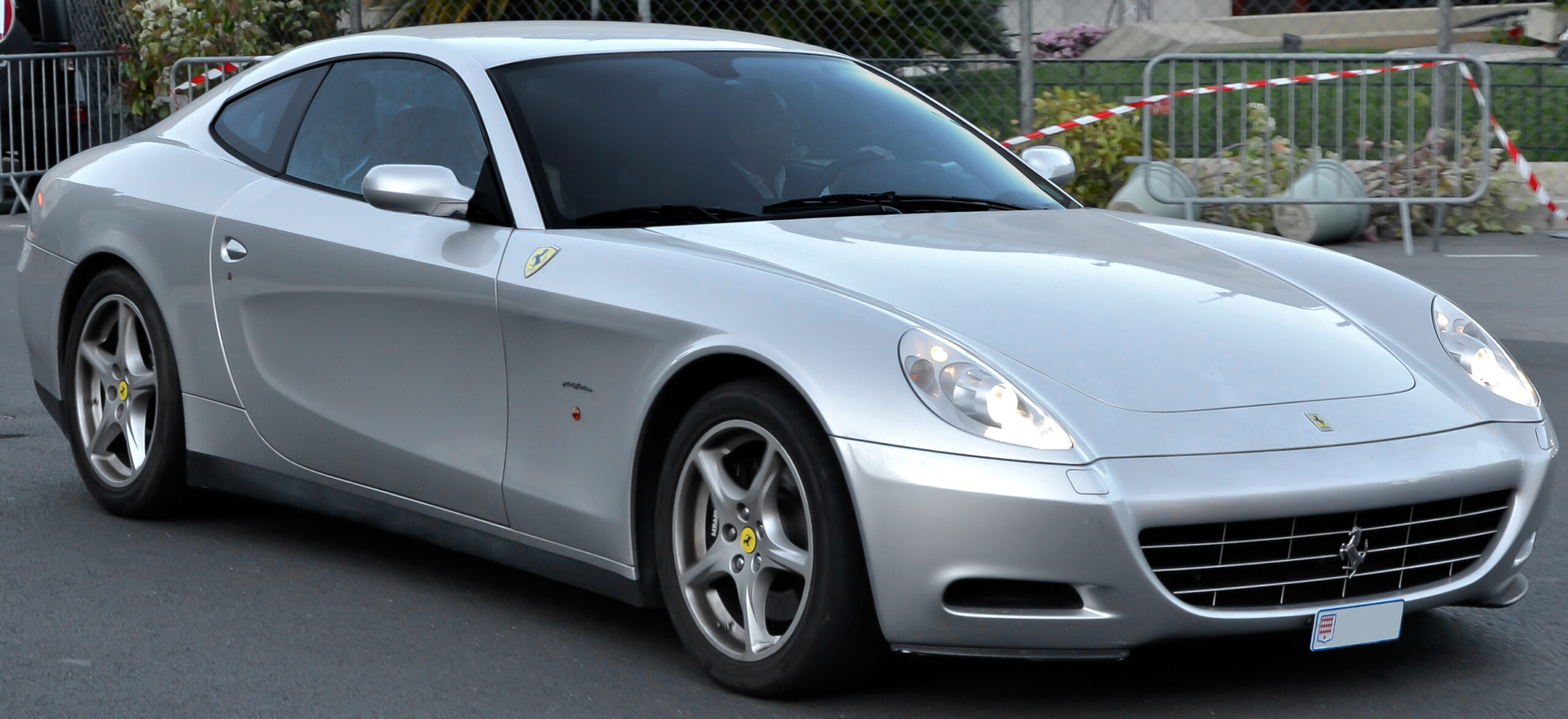 Ferrari 612 Scaglietti 5.7i V12 48V (540 AG) (2004–2011) nuotrauka