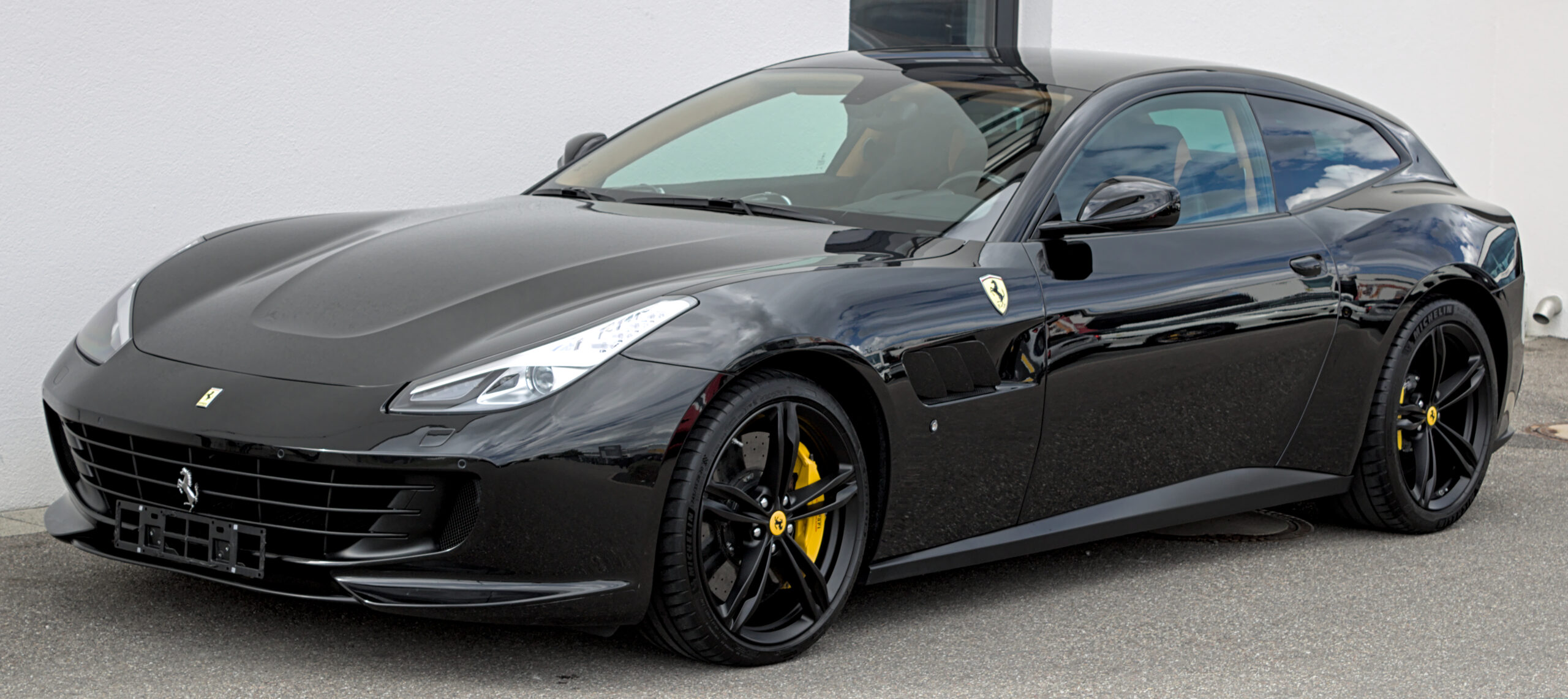 Ferrari GTC4Lusso T 3.9 V8 (610 AG) DCT (2017) nuotrauka