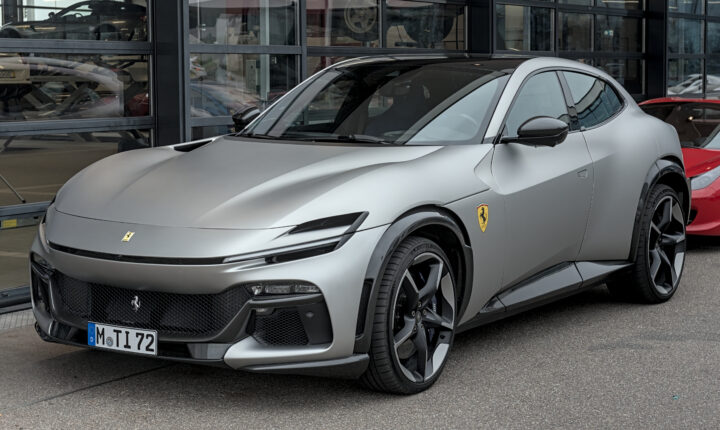 Ferrari Purosangue (2022–2026) nuotrauka