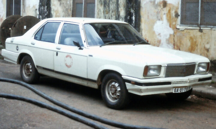 Hindustan Contessa (1984–2002) nuotrauka