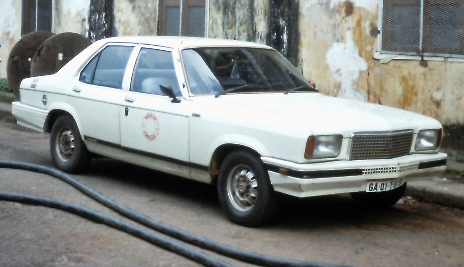 Hindustan Contessa (1984–2002) nuotrauka