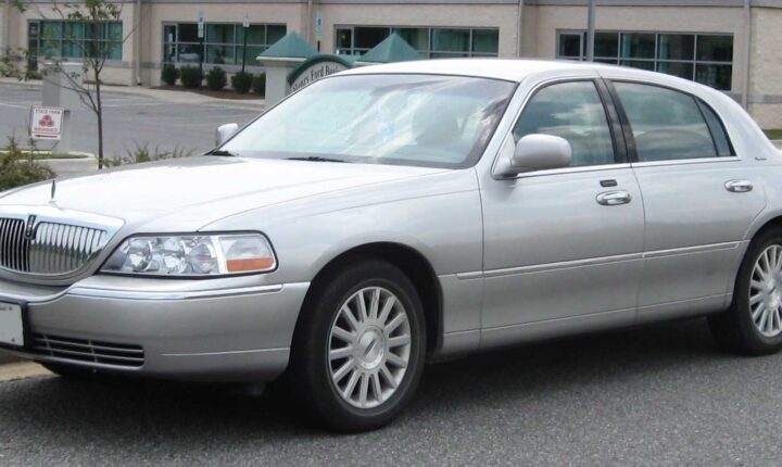 Lincoln Town Car III (FN145) (1998–2011) nuotrauka