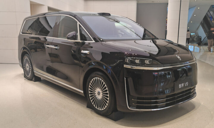 Luxeed V9 (2026) nuotrauka