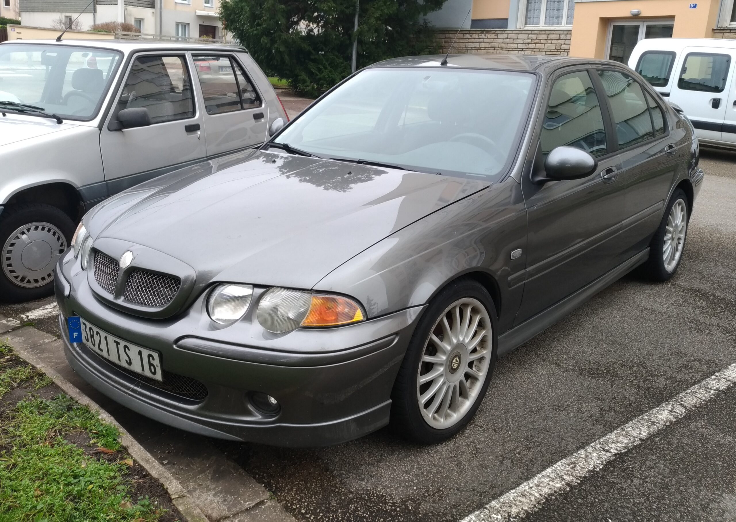 MG ZS hečbekas 2.0 TDi (101 AG) (2001–2005) nuotrauka