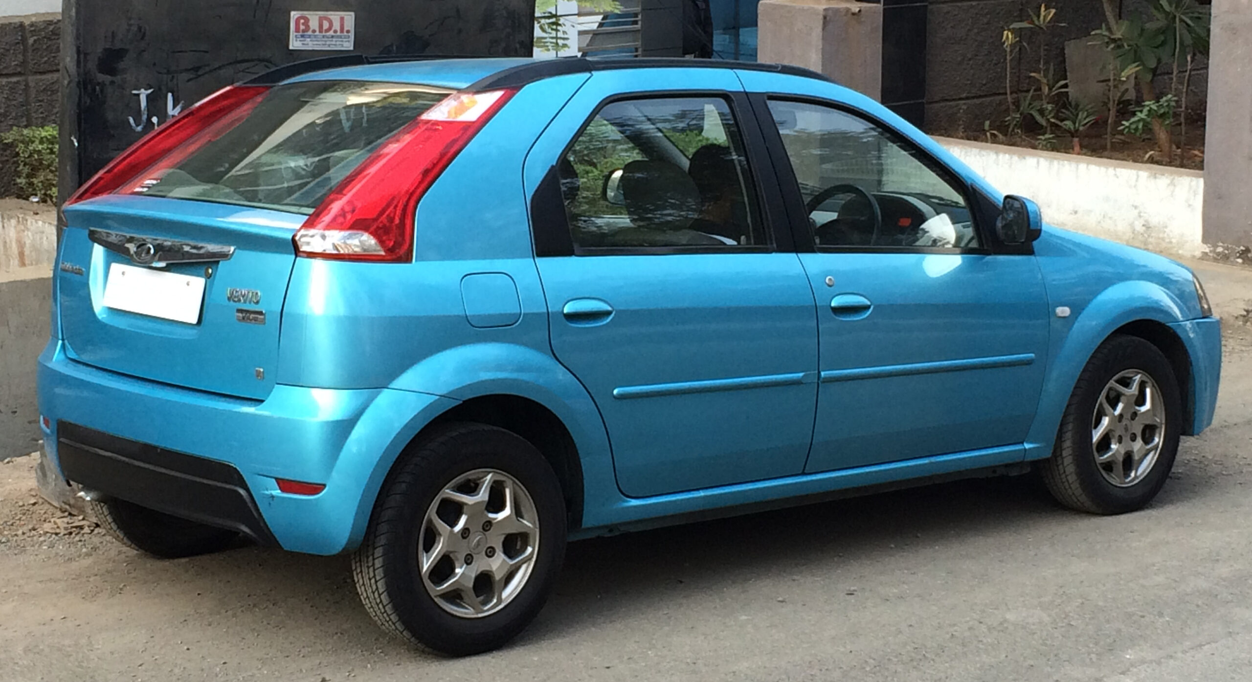 Mahindra E Verito (2016–2026) nuotrauka