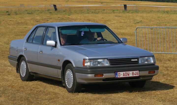Mazda 929 II (HB) (1982–1987) nuotrauka