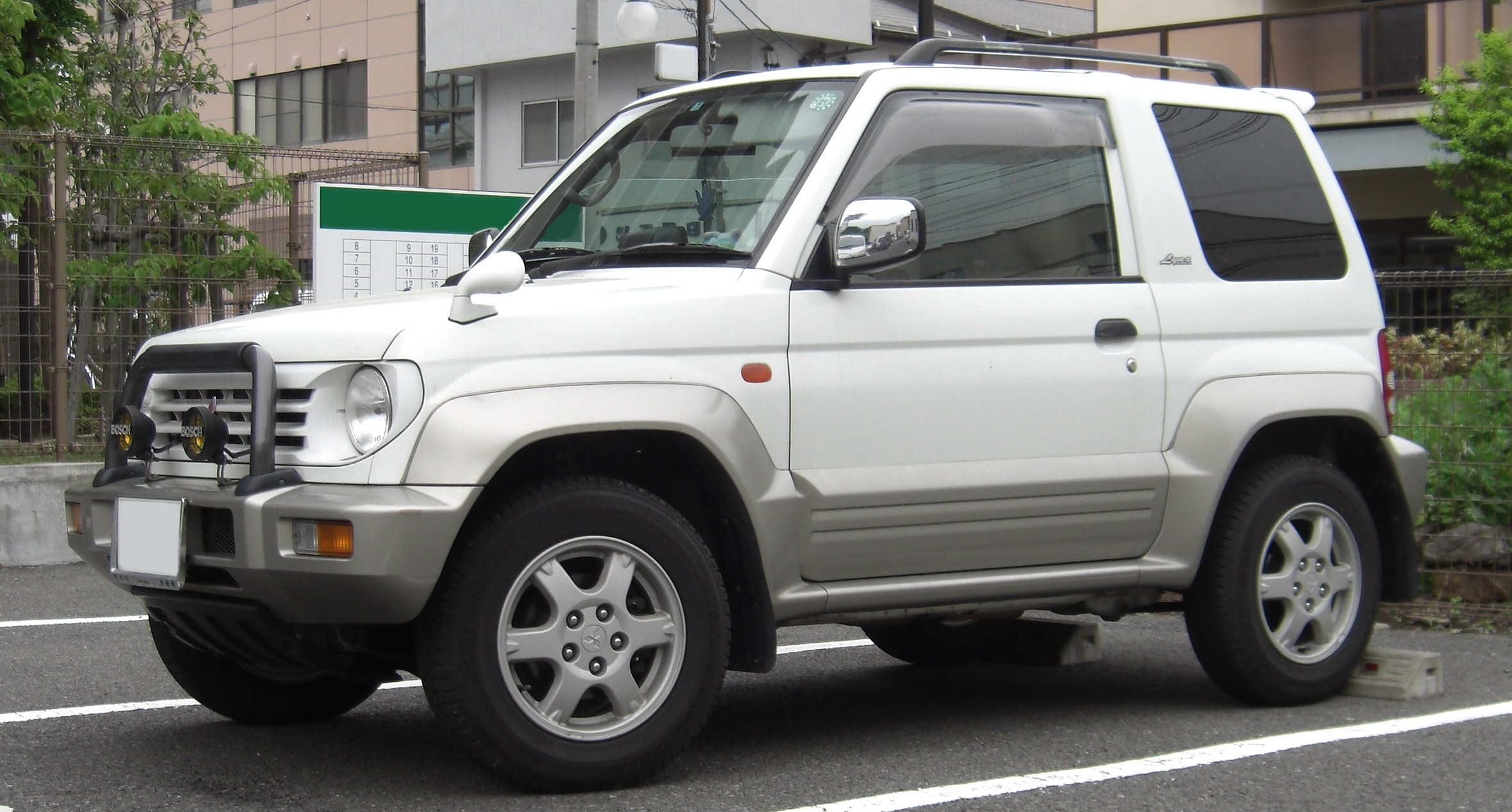 Mitsubishi Pajero Junior 1.1 (80 AG) (1995–1998) nuotrauka