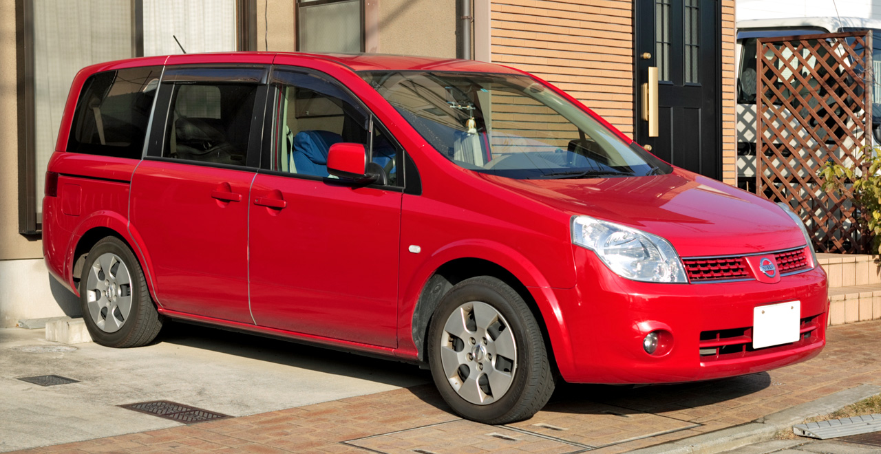 Nissan Lafesta (2004–2007) nuotrauka