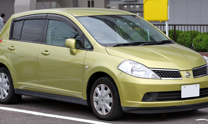 Nissan Tiida hečbekas (2004–2008) nuotrauka