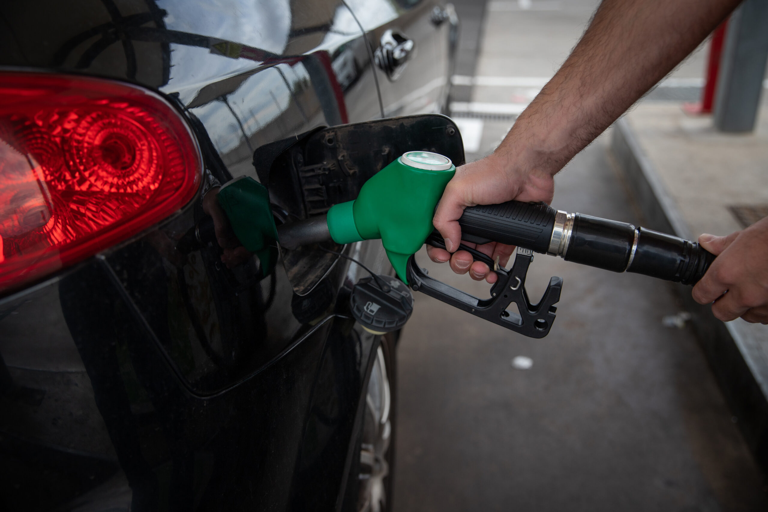 Per kiek laiko benzinas sugenda tiesiog stovėdamas jūsų automobilyje?