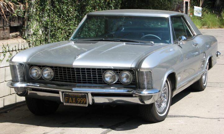 Buick Riviera (1994–2000) nuotrauka