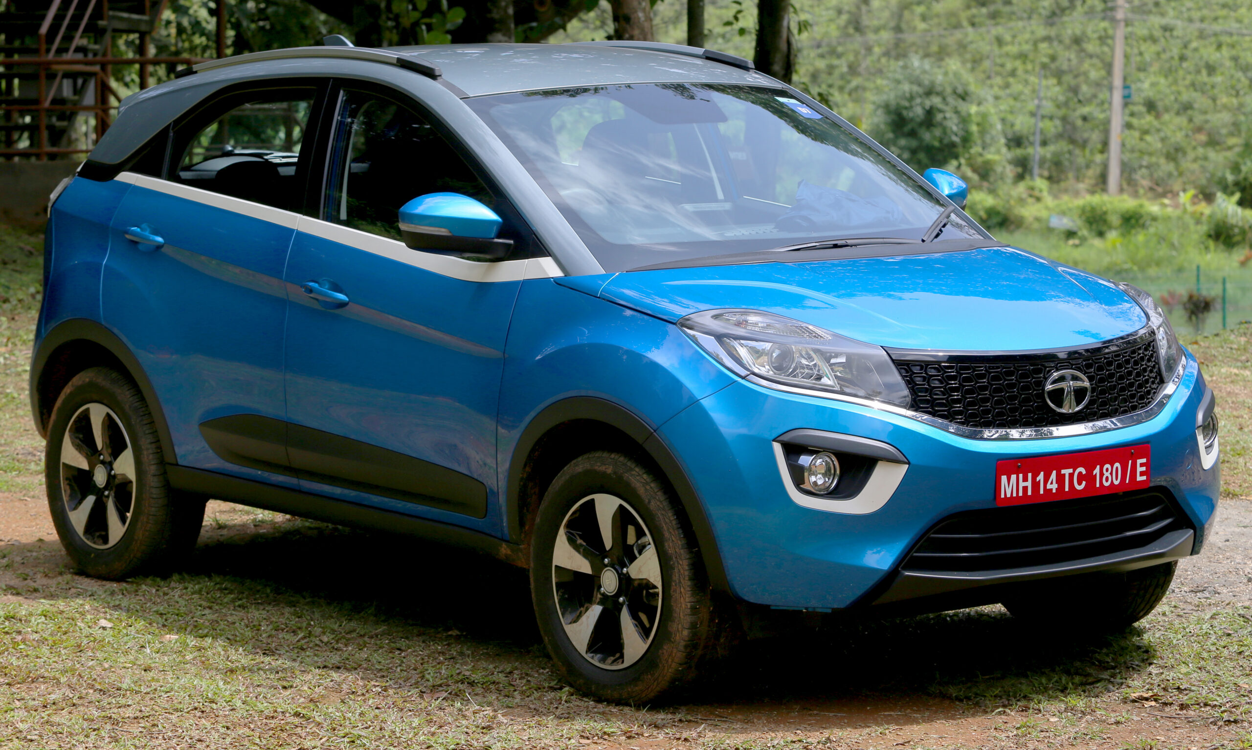 Tata Nexon (facelift 2020) EV 30.2 kWh (129 AG) (2020–2023) nuotrauka