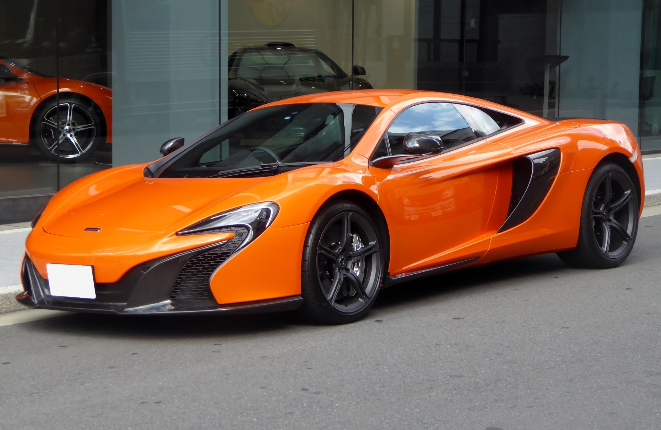 McLaren 625C (2015–2016) nuotrauka
