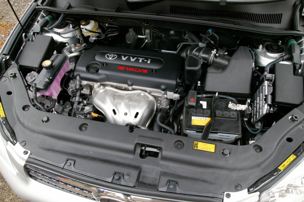 Toyota Kluger I 2.4 16V (160 AG) (2000–2007) nuotrauka