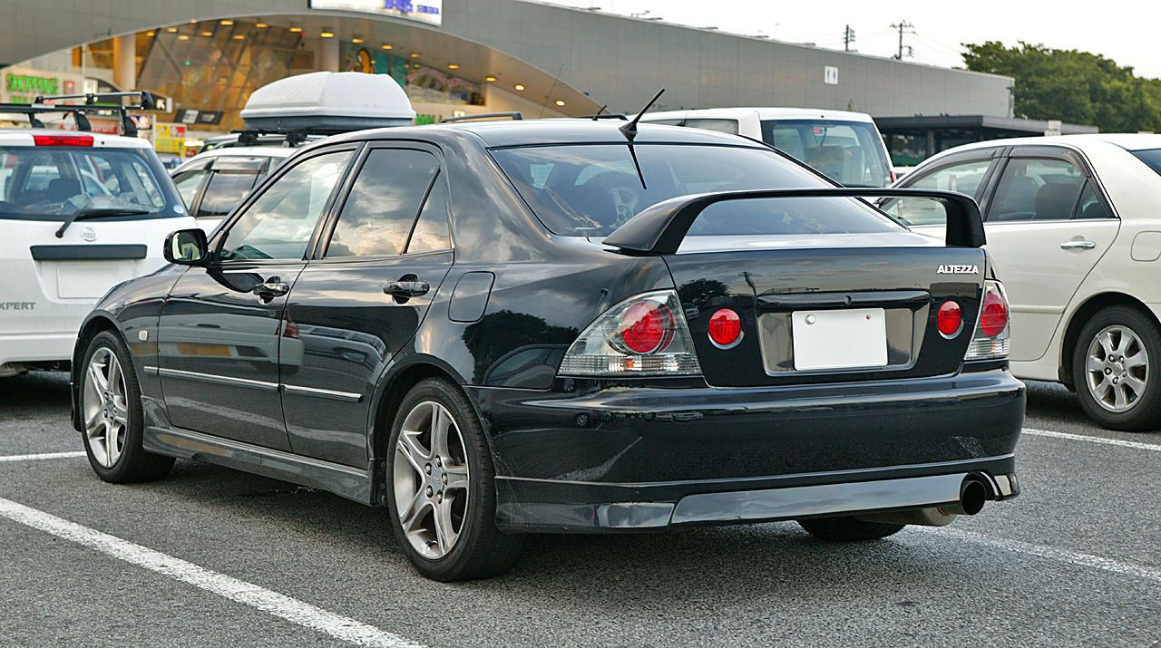 Toyota Altezza (1998–2005) nuotrauka