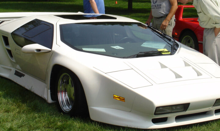 Vector W8 Twin Turbo (1989–1993) nuotrauka