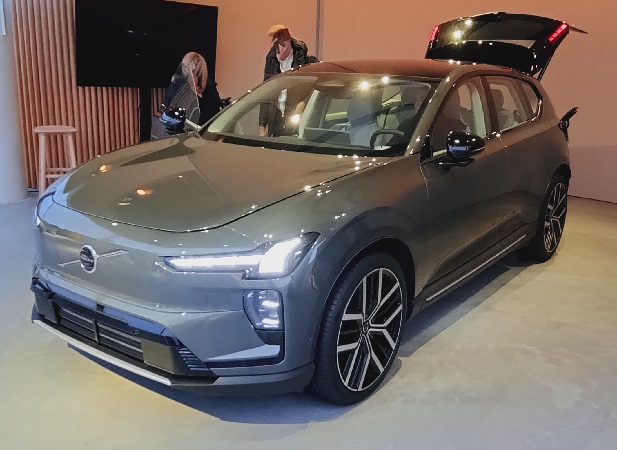 Volvo EX60 P6 83 kWh (374 AG) Electric (2026) nuotrauka
