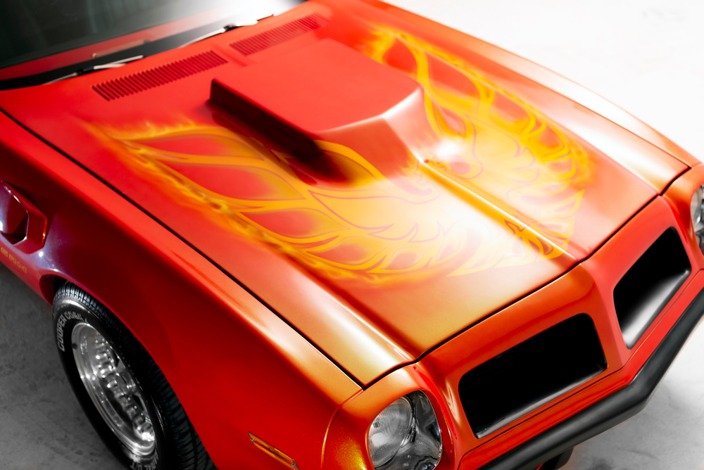 Kokį paukštį Pontiac dėjo ant Trans Am variklio dangčio?