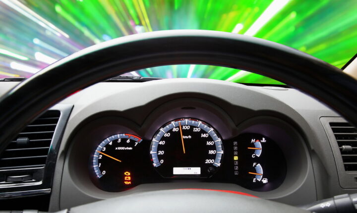Kodėl automobilis yra ekonomiškesnis važiuojant lėčiau
