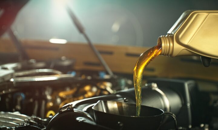 Kodėl naujuose automobiliuose kasetinius alyvos filtrus pakeitė užsukami filtrai?