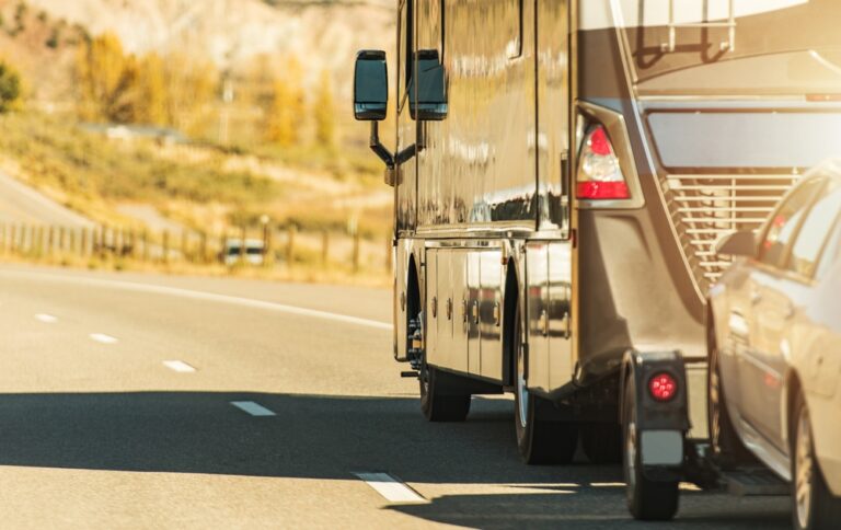 Tai lengviausiai už RV tempiami automobiliai
