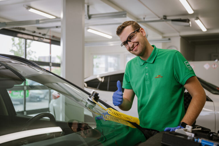 Ką verta žinoti apie automobilių stiklus prieš remontą ar keitimą?
