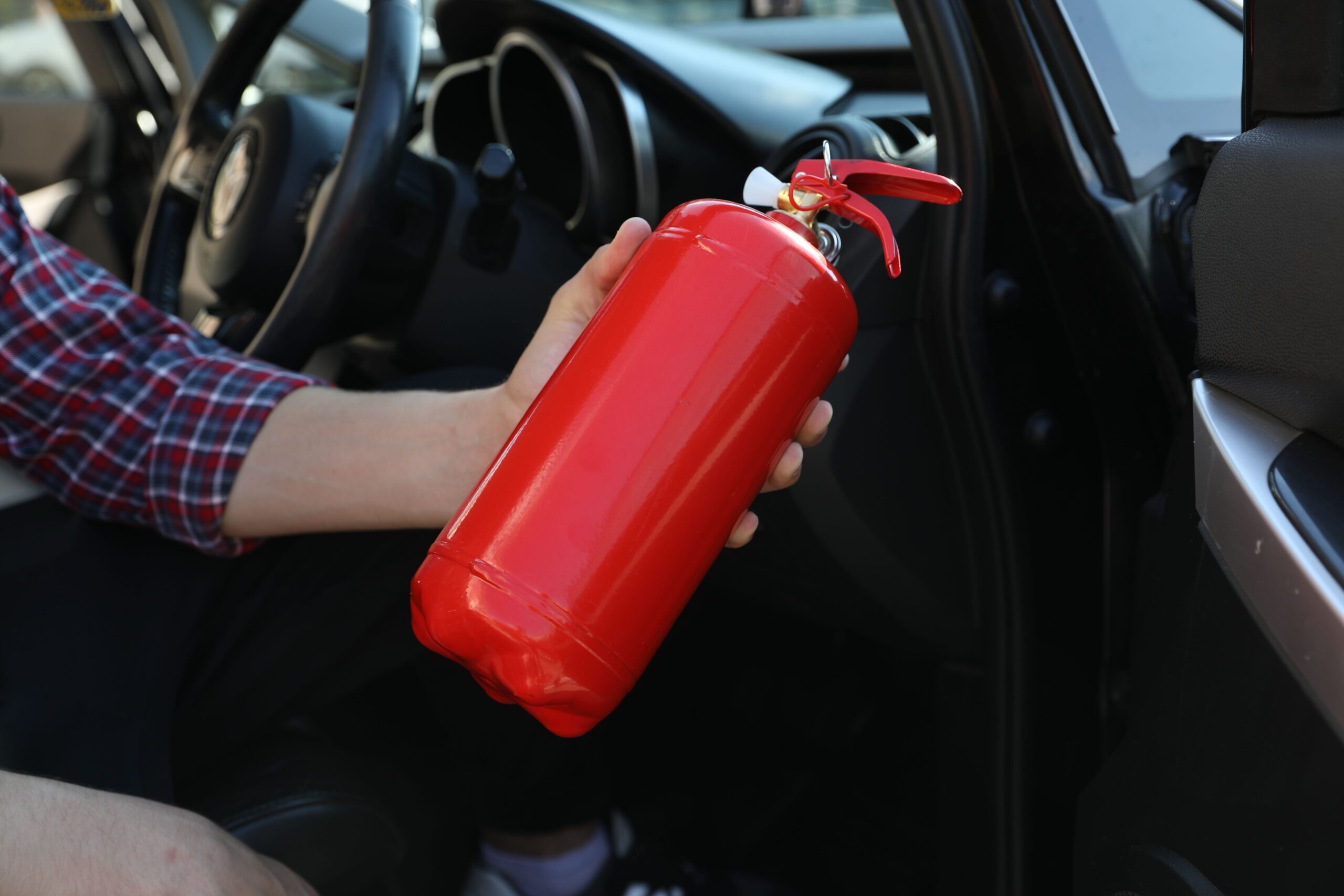 Kaip pasirinkti ir prižiūrėti automobilio gesintuvą